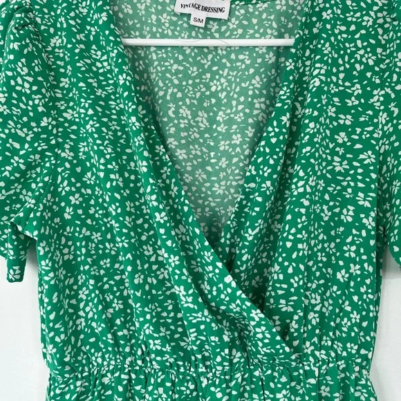 Adorable Vintage Dressing Green Floral Slit Dress - Picture 3 of 6